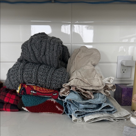 Boys clothing bundle - Picture 4 of 4